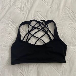 Lululemon free to be bra size 4 black